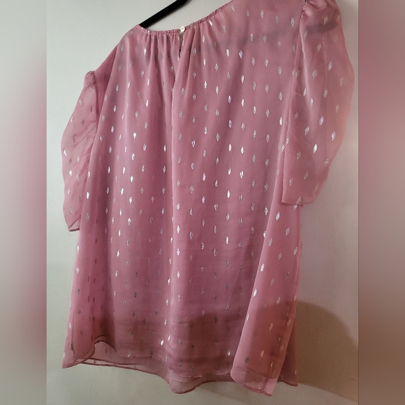 Sweet and ruffly pink blouse - Picture 3 of 8